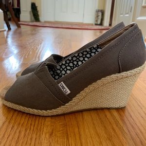 TOMS Gray Wedges